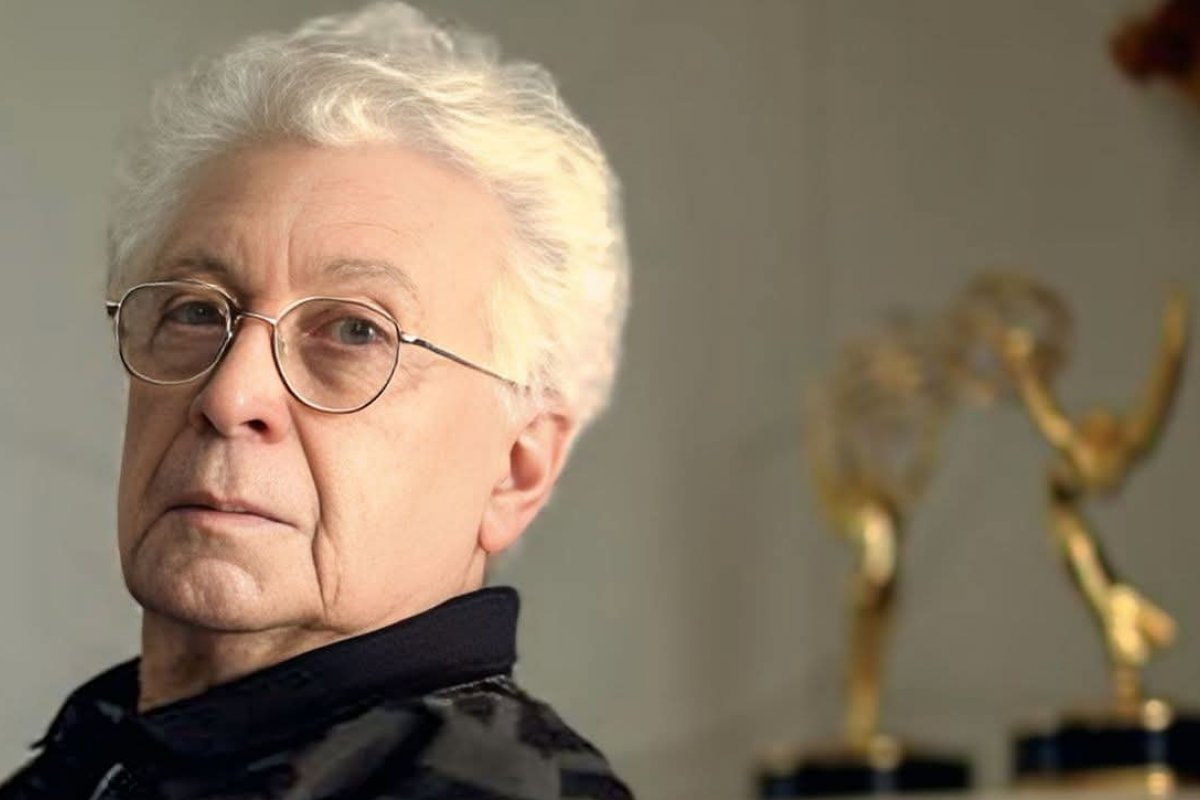 Telespectador encontra Aguinaldo Silva e diz que após a novela Três Graças ele já pode morre. Veja a resposta do autor!