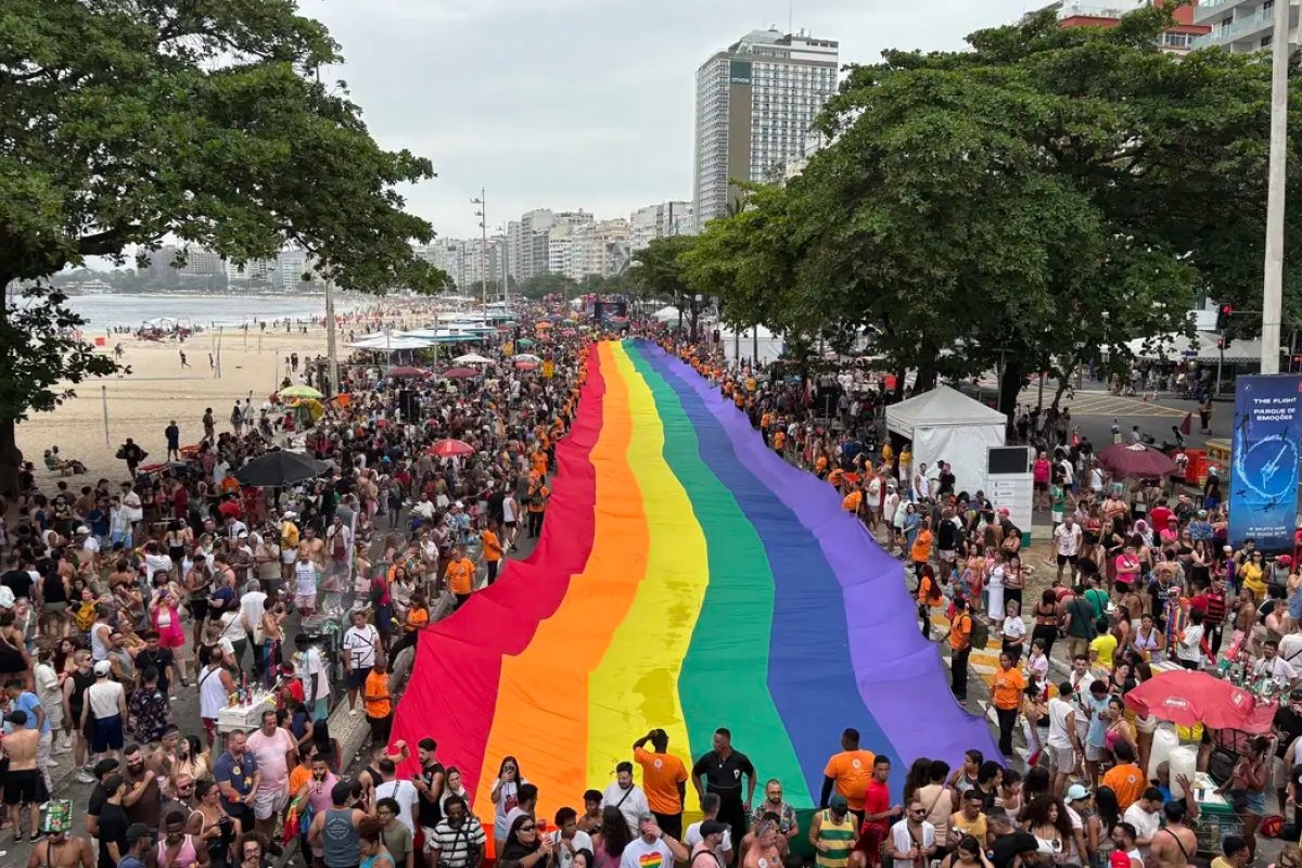 Parada do Orgulho LGBTI+ do Rio celebra 30 anos e reforça visibilidade