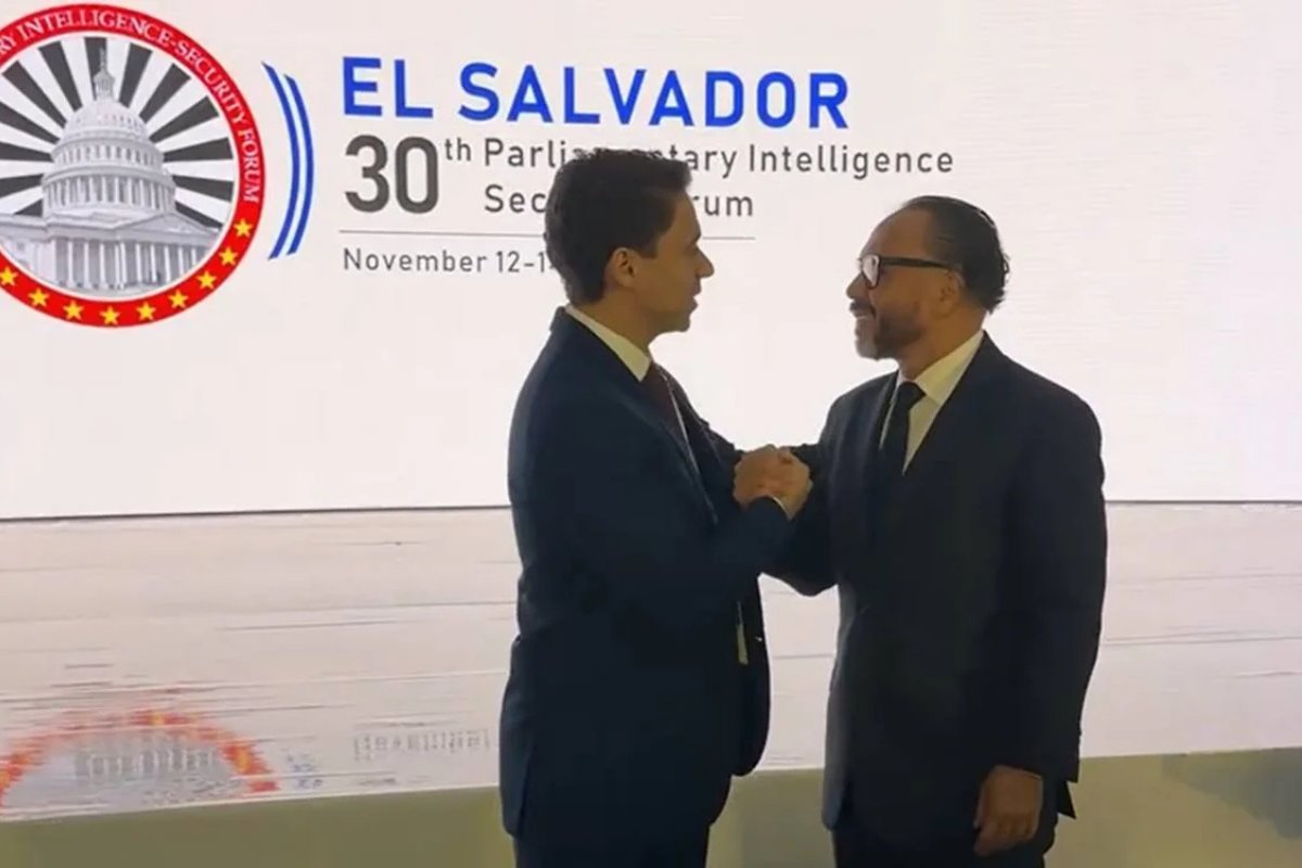 Câmara gasta quase R$ 100 mil para bolsonaristas irem a El Salvador