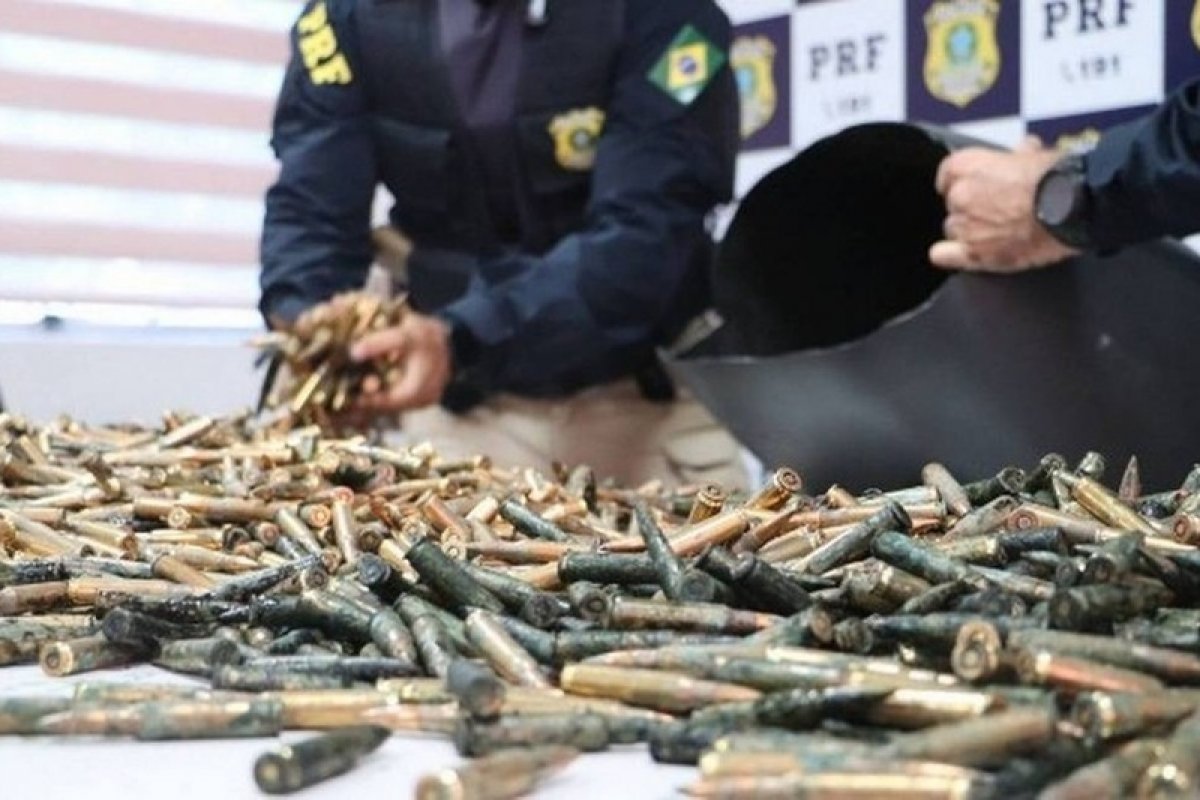 CACs compraram 1 milhão de munições de fuzil do tipo usado por criminosos, diz levantamento