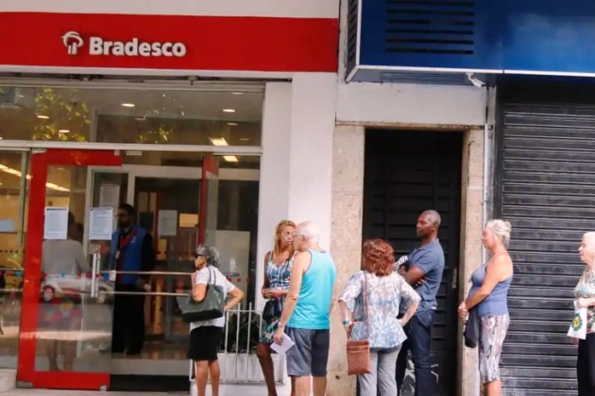 Bradesco confirma fechamento de mais de 340 agências e pega clientes de surpresa em todo o país