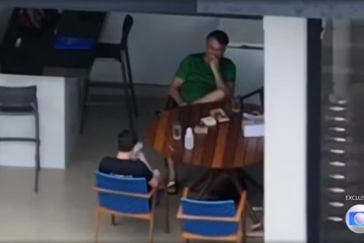 Moraes intima defesa de Bolsonaro para que seja explicada utilização do celular por Nikolas durante visita 