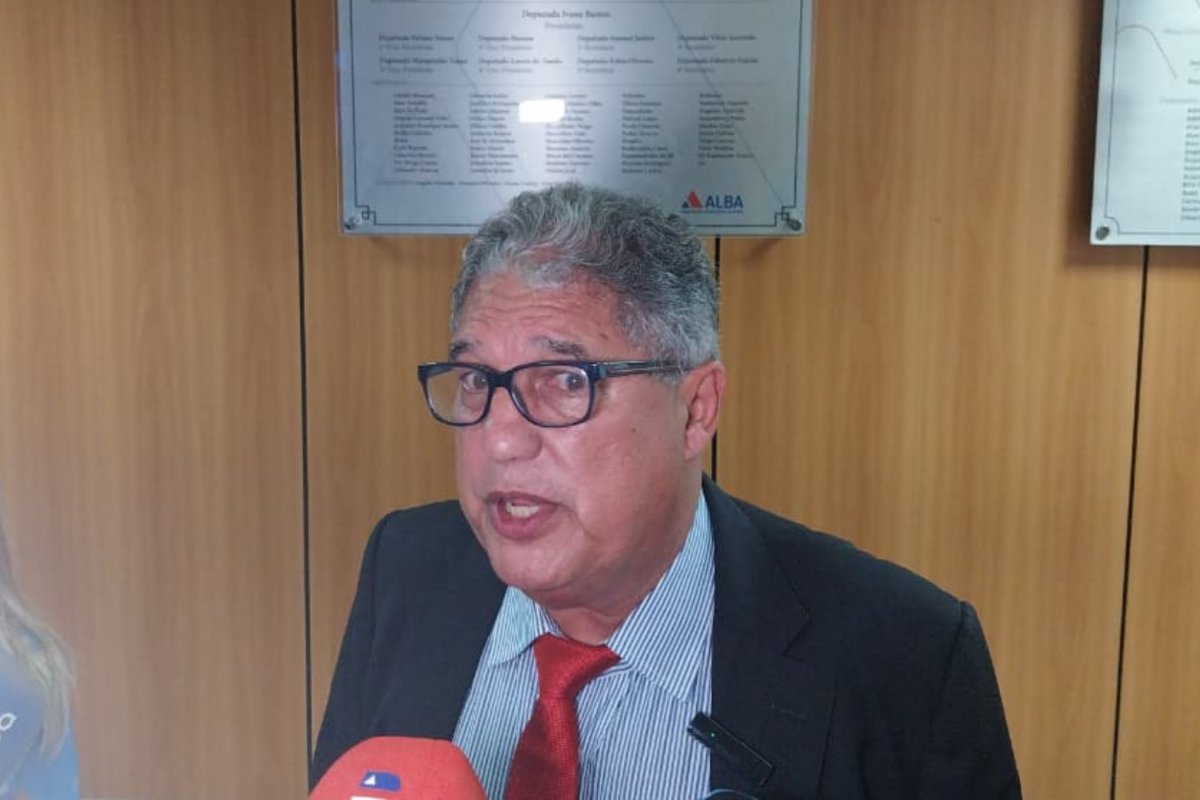 Vídeo: Após cancelamento de sessão na Alba, Rosemberg Pinto acusa deputados de quebra de acordo e cita cobrança de ACM Neto