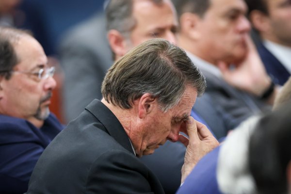 [Entenda tamanho de penas de Bolsonaro e réus da trama golpista, mensalão e Lava Jato]