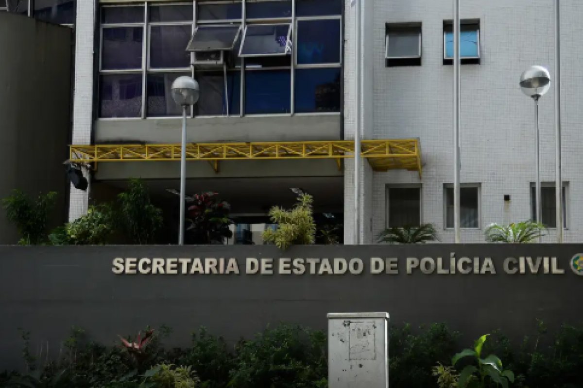 Menino é baleado na perna dentro de escola em operação policial no Rio