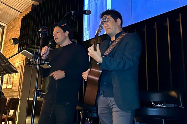 [Clássicos românticos embalam a 6ª edição do Projeto Remember no The Latvian!]