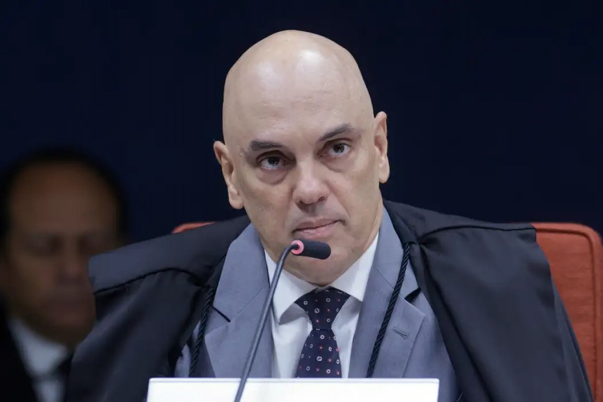 Moraes defende pagamento de R$ 6 milhões em indenização por cada PM envolvido no 8/1