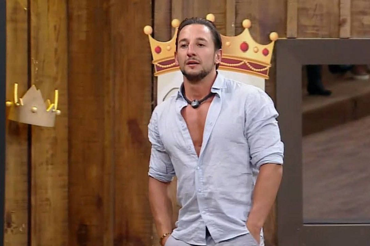 A Fazenda 17: Mesquita aponta Tàmires como a Rainha da Coitadolândia!