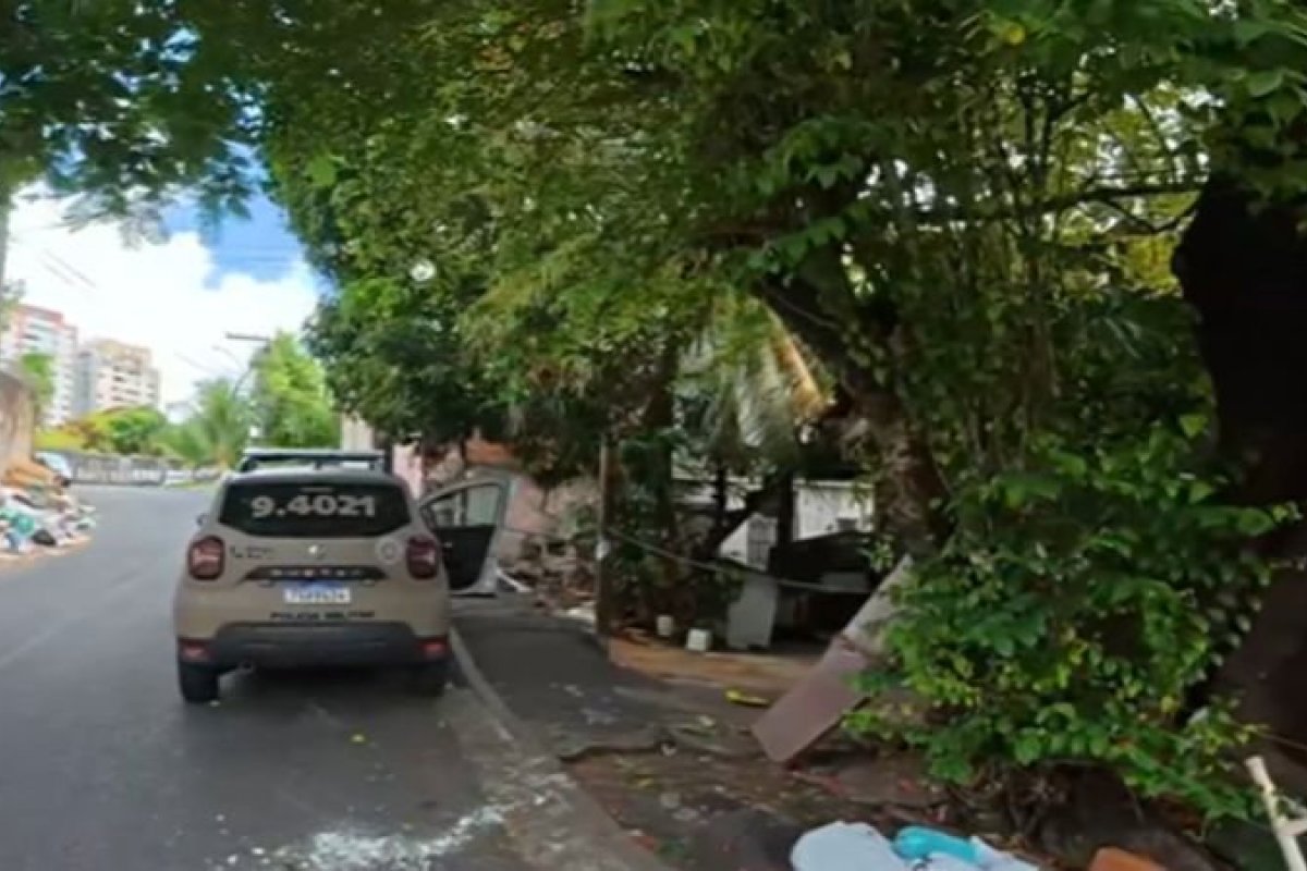 Homens armados fecham rua e matam jovem com diversos tiros no bairro de Santa Cruz, em Salvador