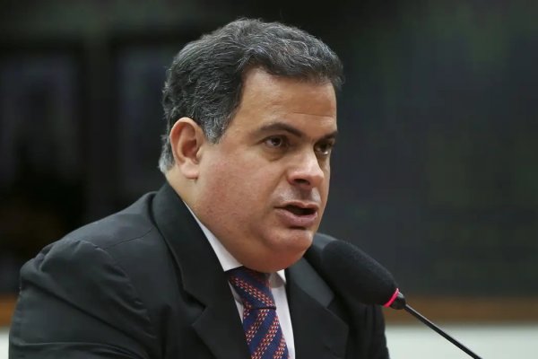 [PF apreende documentos sobre negócio imobiliário com deputado Carlos Bacelar, diz site]