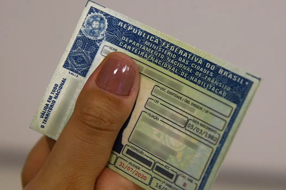 Contran aprova resolução que acaba com a obrigatoriedade das aulas em autoescola para retirar a CNH