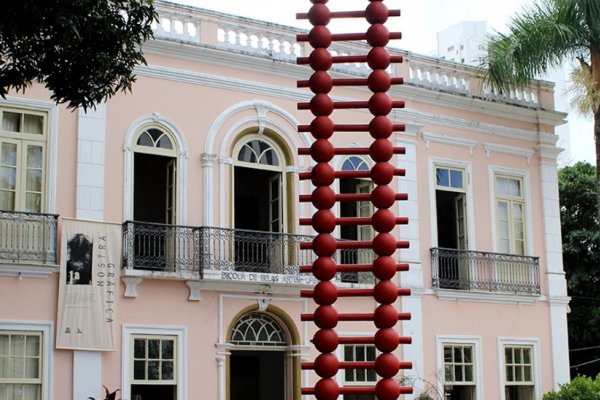 [Ufba recebe feira destinada a jovens artistas em Salvador ]