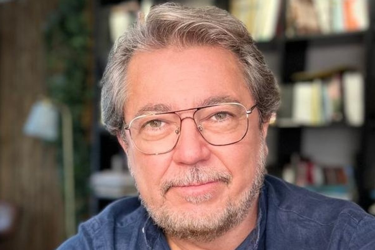 Psicanalista Marcelo Veras é um dos palestrantes do 9º FLIMI, para falar sobre esgotamento! 