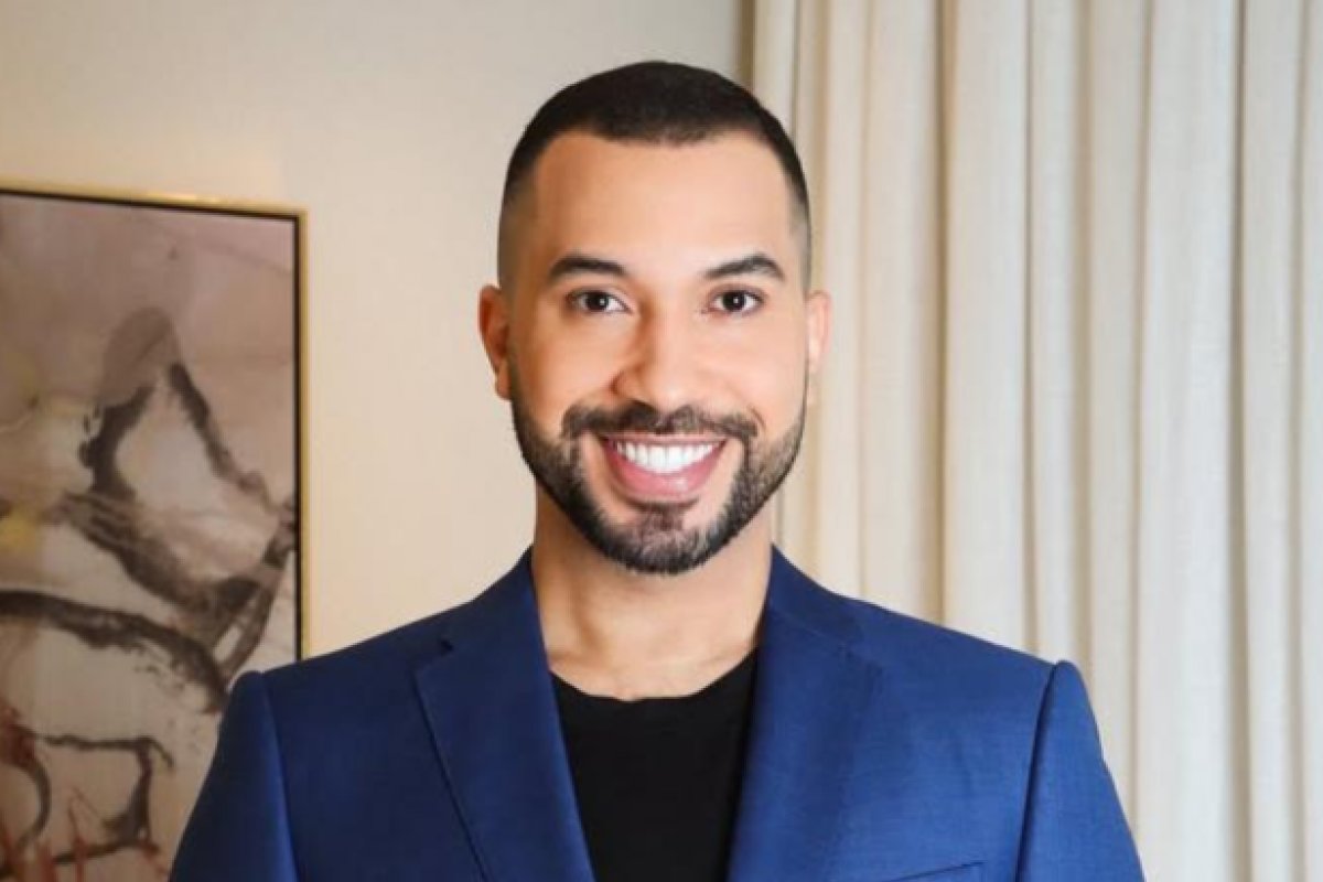 Gil do Vigor é convidado para ser revisor de jornal que é referência mundial na área de economia!