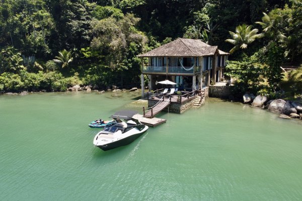 [Há um novo tipo de luxo surgindo, silencioso, invisível e profundamente humano! ]