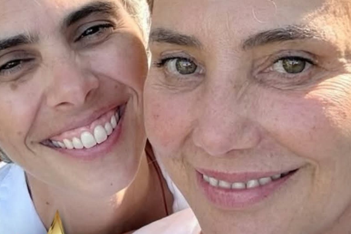 Pela primeira vez, Heloísa Périssé publica foto ao lado da  namorada! 