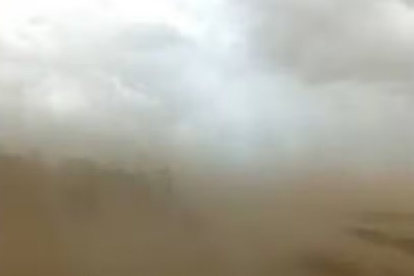 [Vídeo: redemoinho e tempestade de areia atingem cidade de Barreiras]