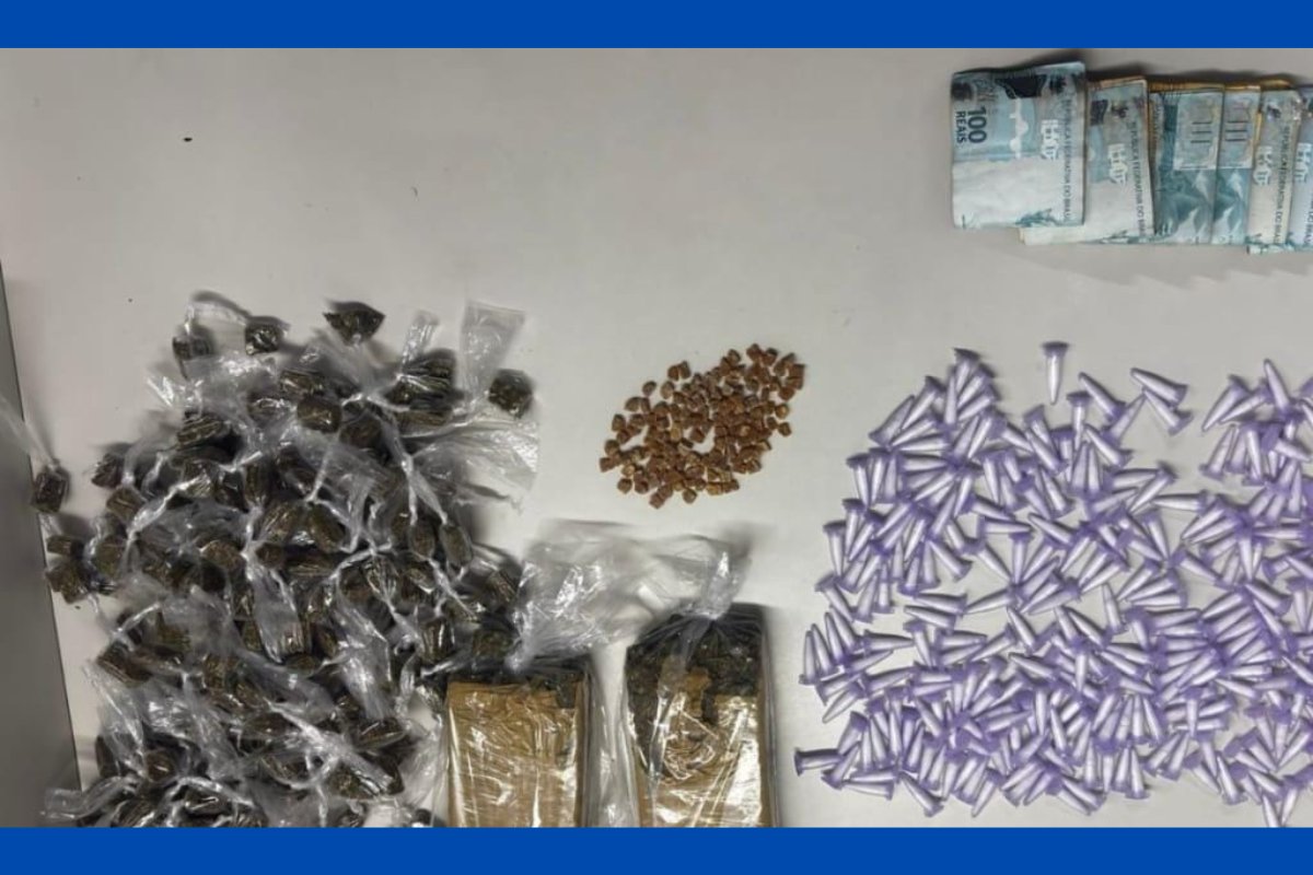 Suspeito de tráfico é preso com mais de 500 porções de drogas e R$ 4 mil em espécie em Salvador