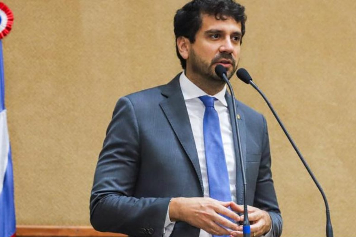 Deputado pede redução de 50% da tarifa de esgotamento sanitário da Embasa