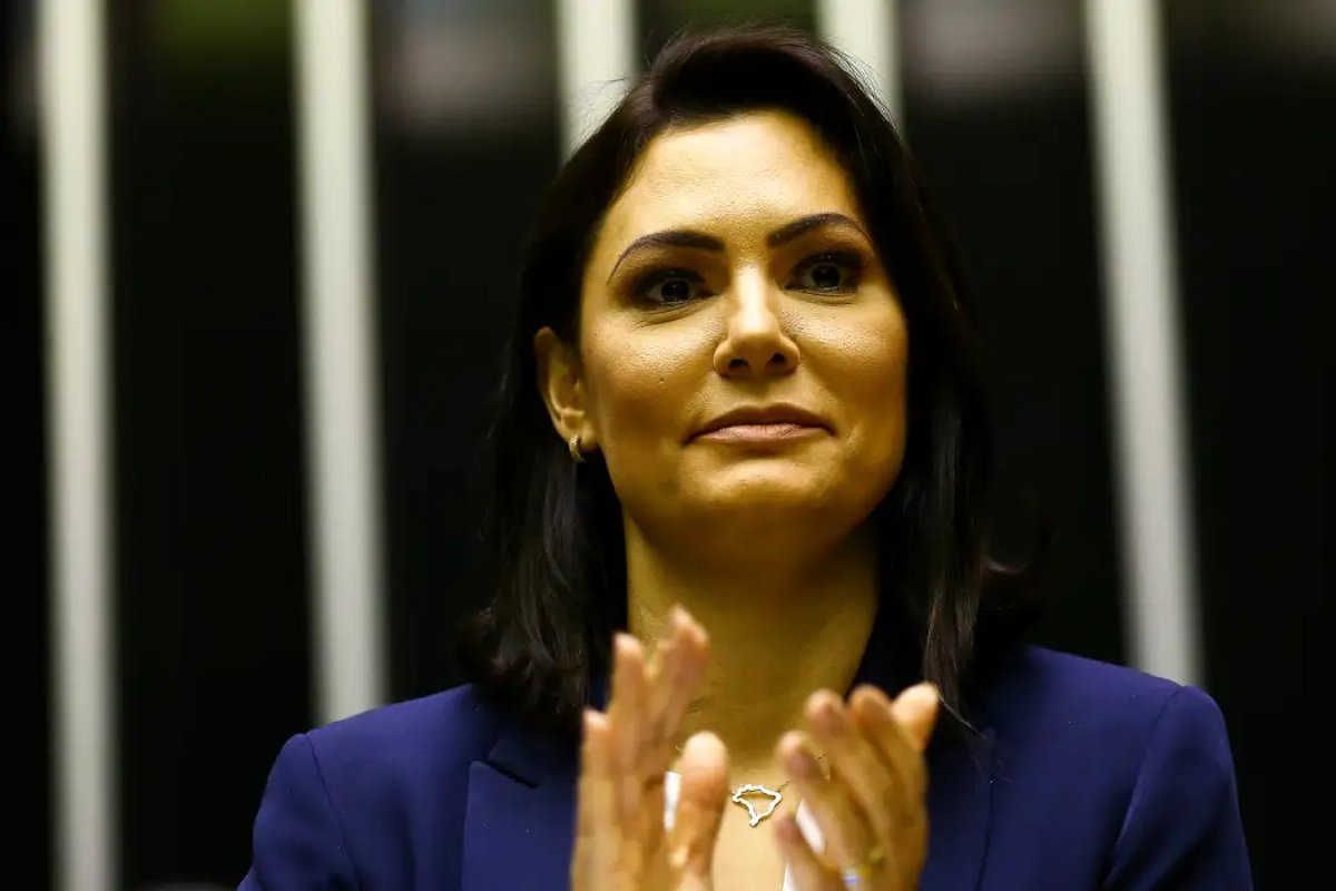 Michelle Bolsonaro ignorou pedidos da cúpula do PL para não criticar aliança com Ciro Gomes