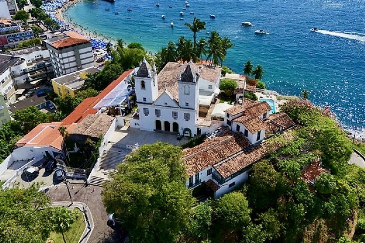 Réveillon da Baía será lançado nesta quinta (04) com show de Eric Assmar no restaurante Pereira!