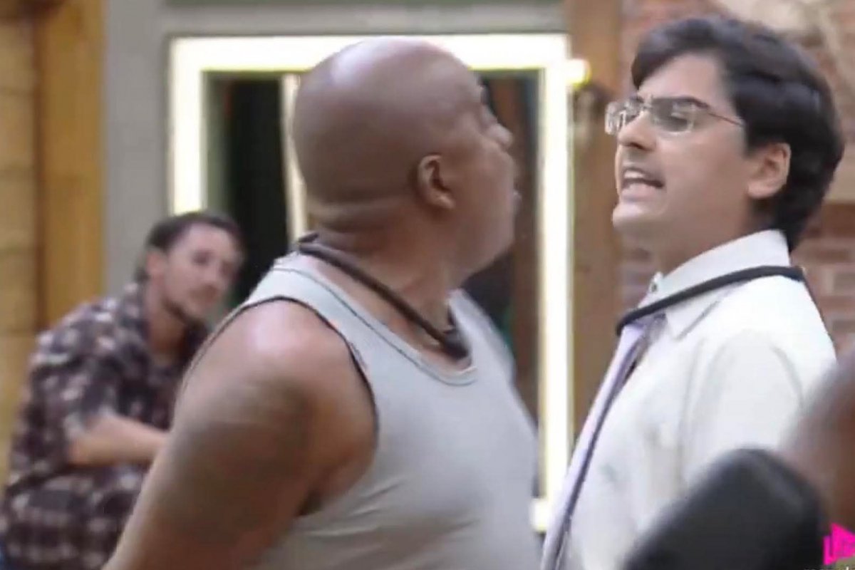 A Fazenda 17:  Toninho vai pra cima de Dudu e promete perturbar o sono do peão! 