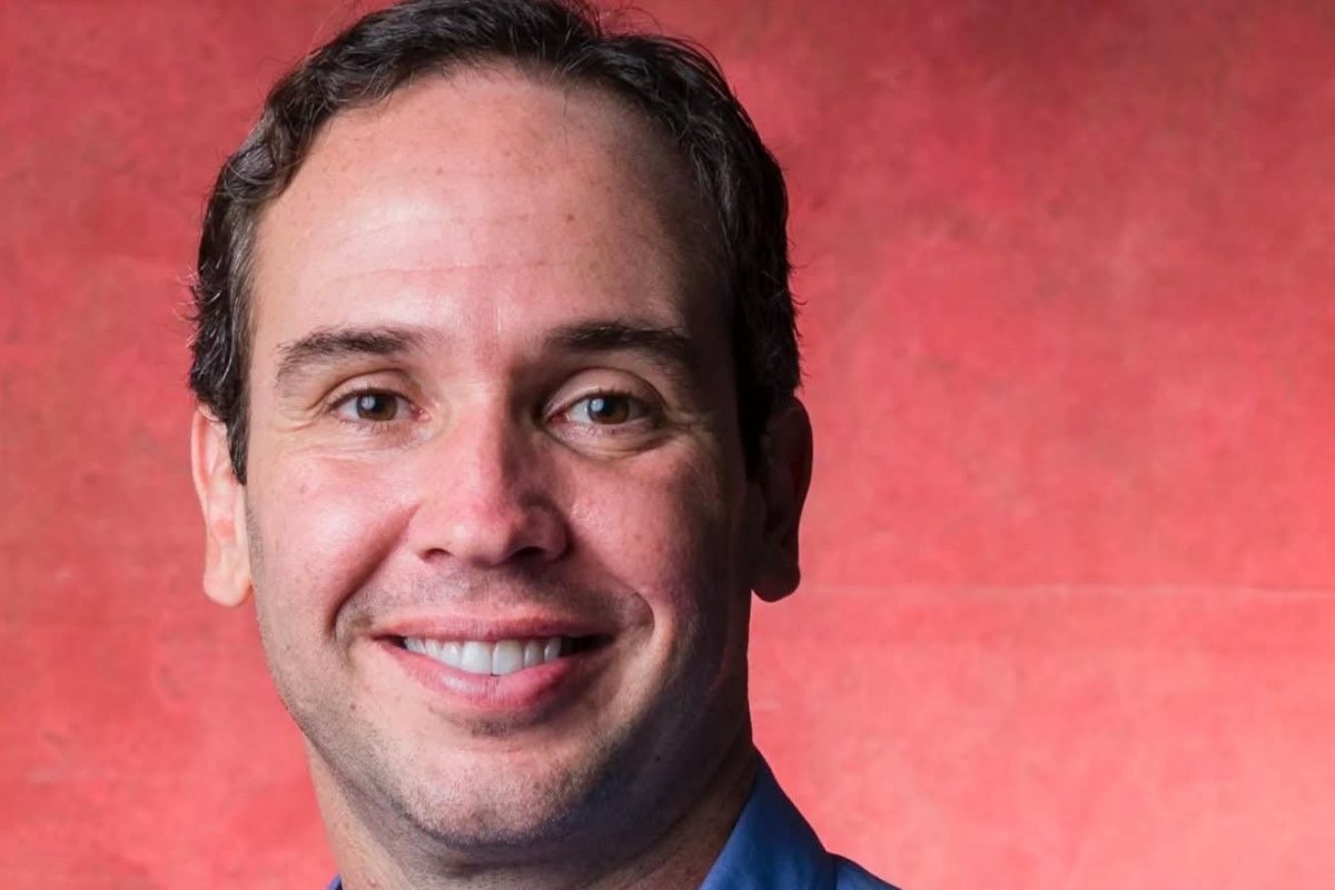 SBT quer mais um comentarista esportivo da Globo! 