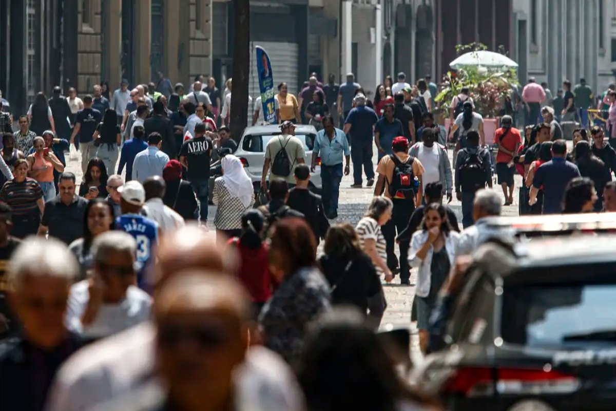 Mais de 8,6 milhões deixam pobreza; Brasil tem melhor nível desde 2012