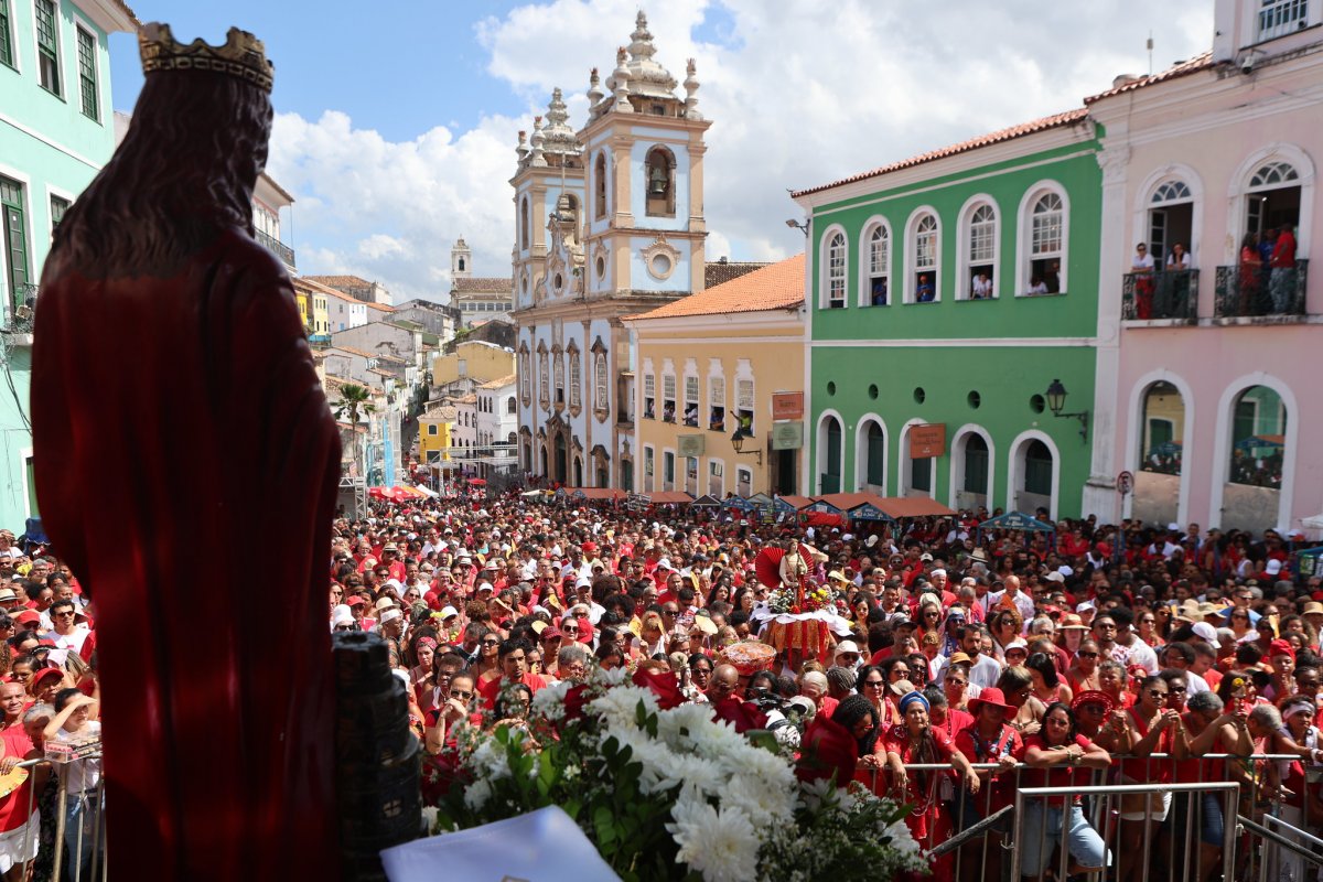 Tradicional Festa de Santa Bárbara terá alvorada, missa campal e shows; veja a programação 
