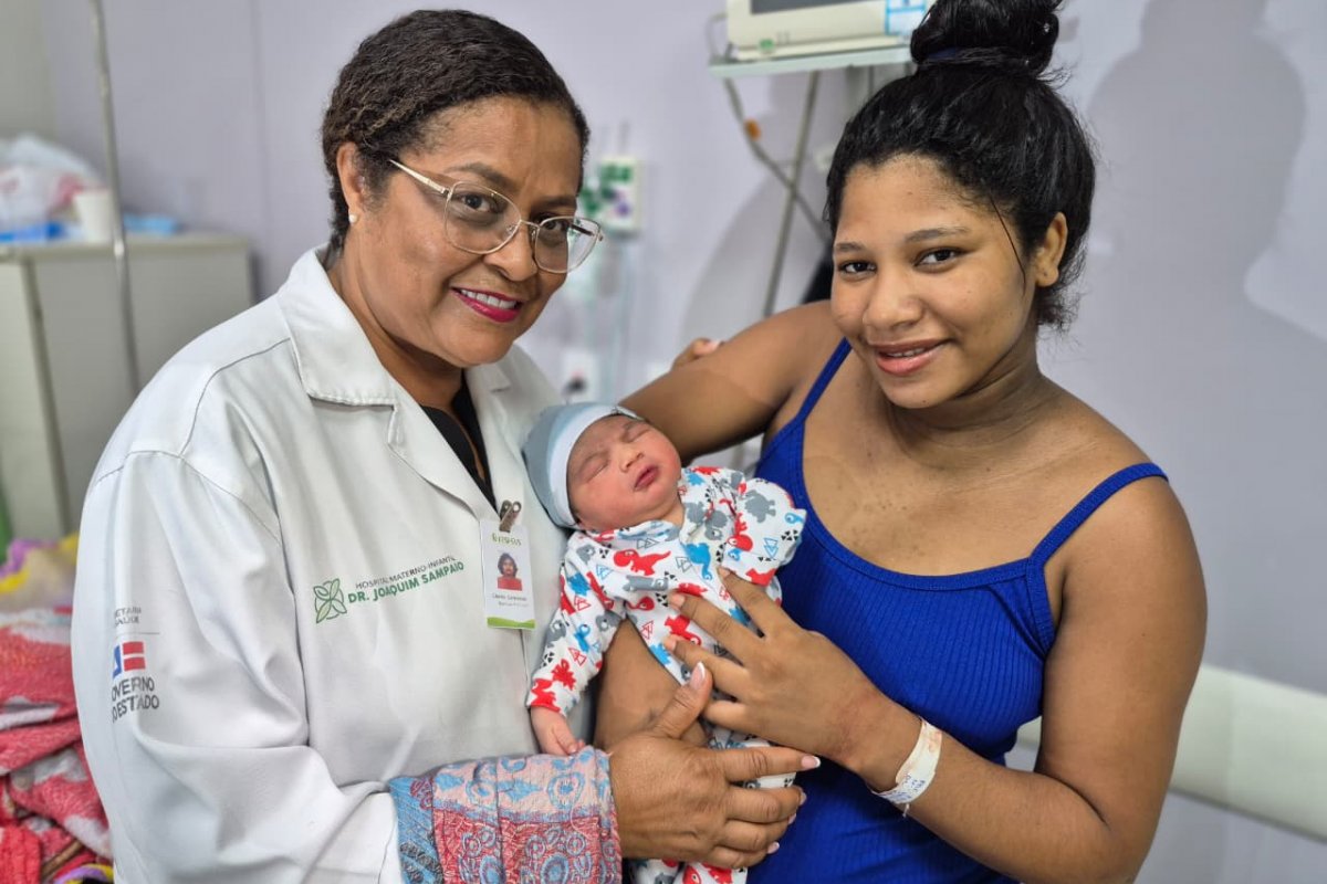 Mãe de primeira viagem dá à luz bebê de mais de 4 kg, o maior já registrado pelo hospital em Ilhéus