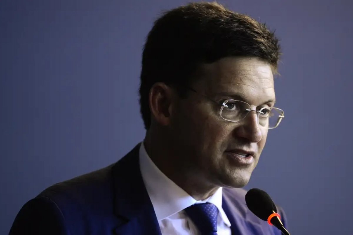 “Um verdadeiro golpe branco contra o Parlamento”, diz Roma ao criticar decisão que restringe pedidos de impeachment no STF