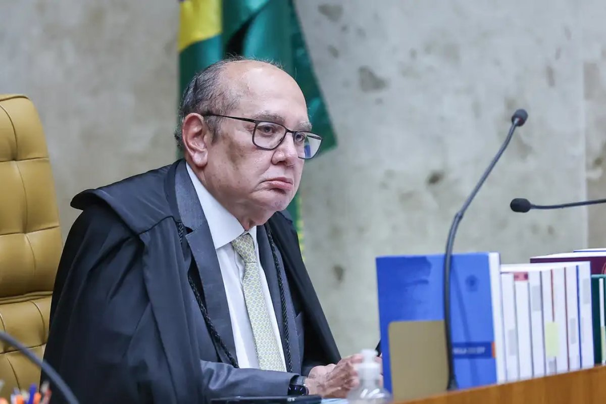 AGU pede que Gilmar Mendes reconsidere decisão sobre pedidos de impeachment contra ministros do STF