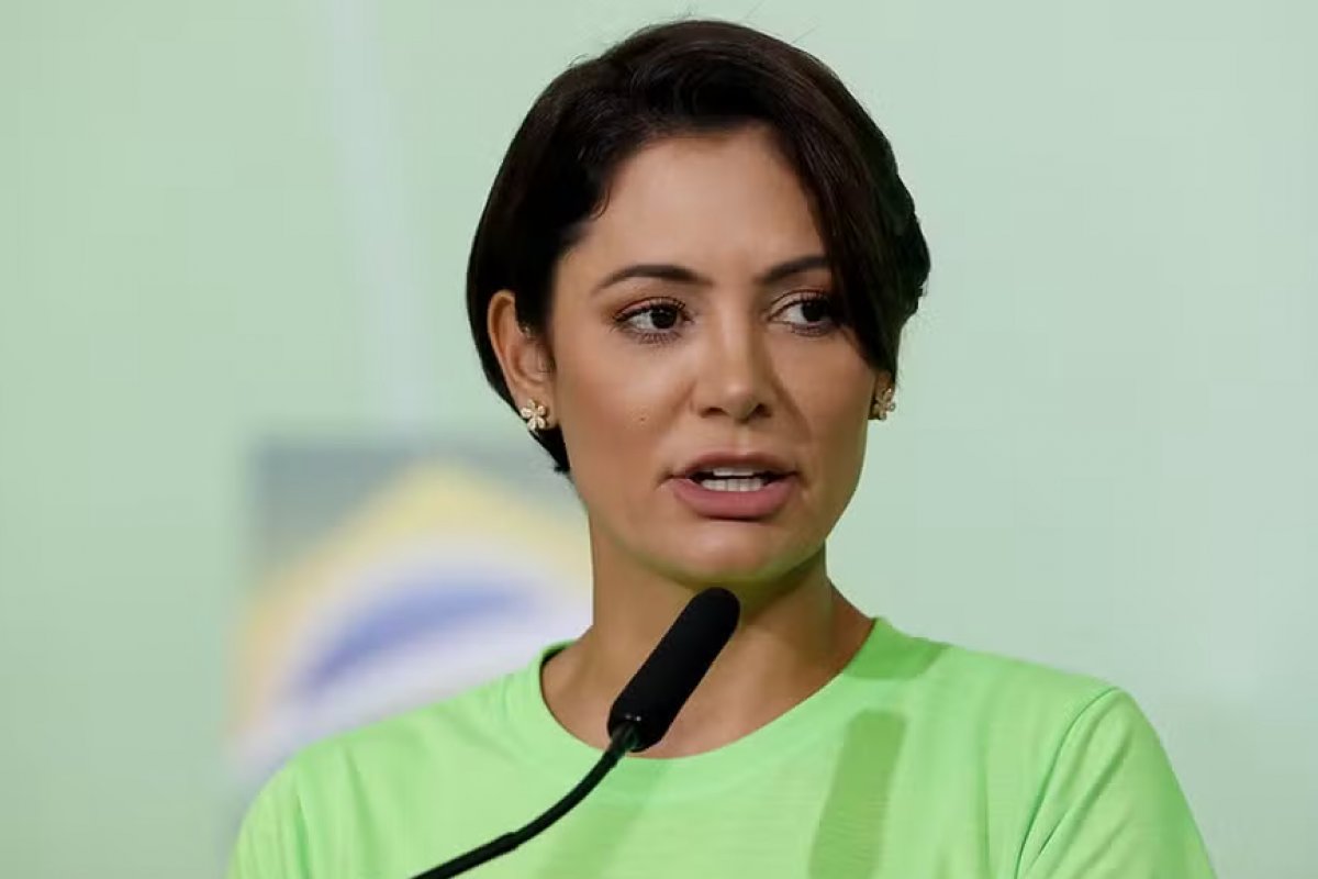 Michelle e Laura visitam Bolsonaro, preso na PF em Brasília