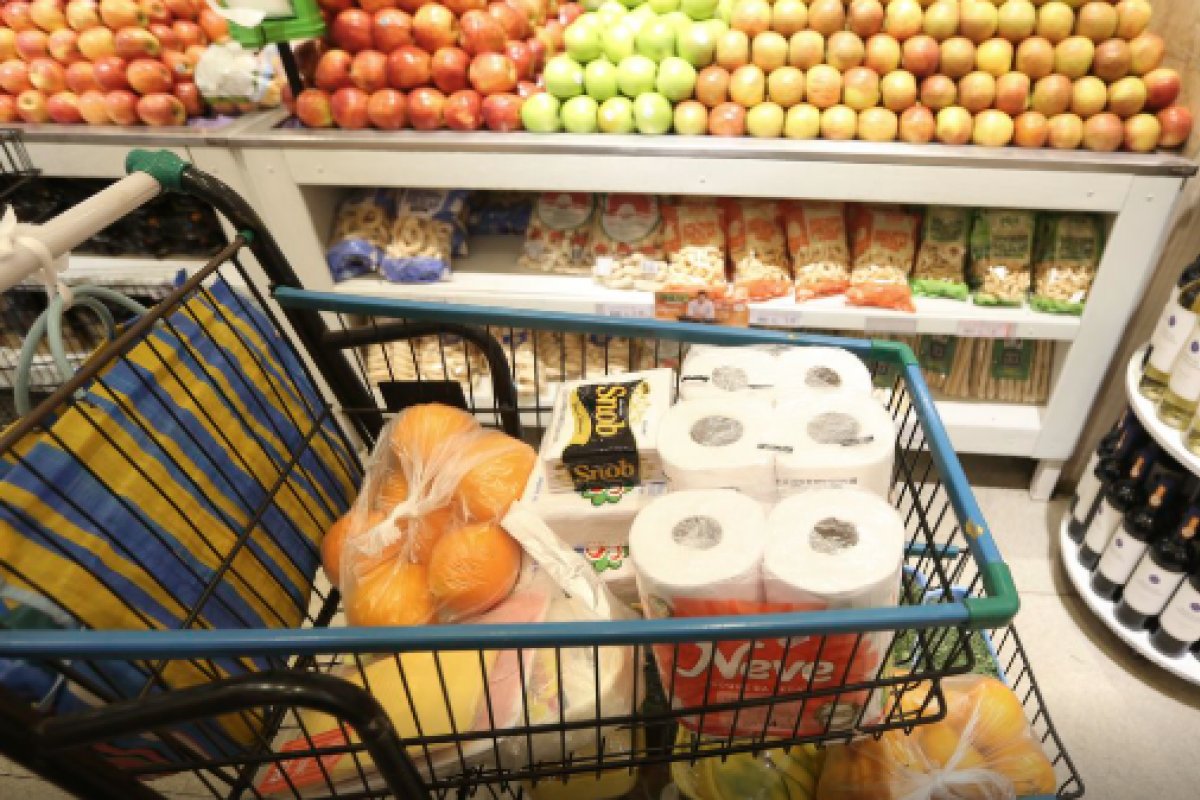 Consumo tem menor crescimento desde a pandemia no 3º tri; exportação avança mesmo com tarifaço