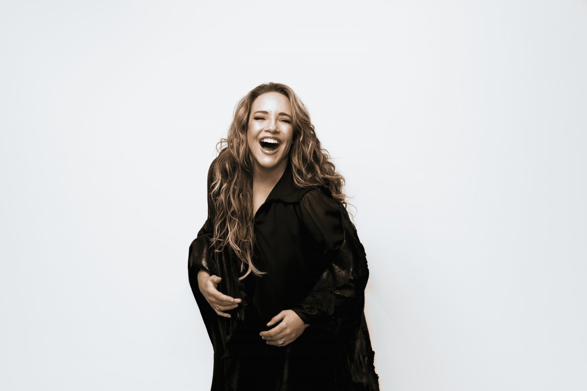 Ana Carolina, traz a turnê “25 Anas” para a capital baiana! 