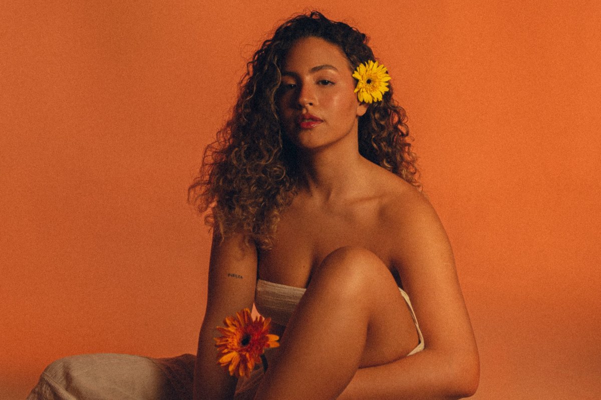 Sofia Pitta leva o show Suingue e Maresia ao Centro Histórico de Salvador neste sábado! 