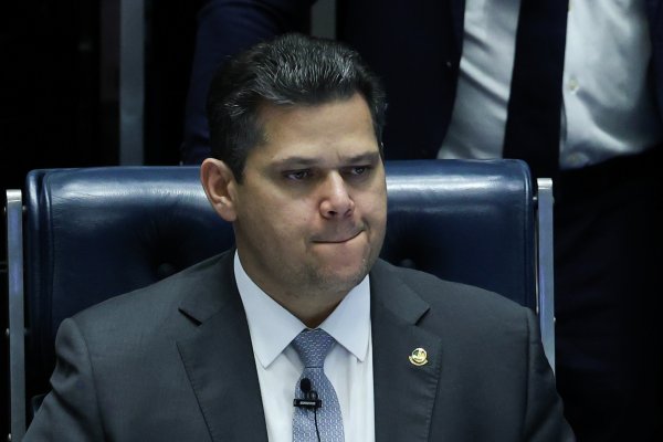 [Alcolumbre recebeu Monjauro de empresário investigado pela PF, diz portal]