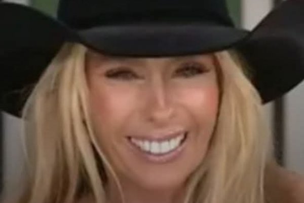 [Em alta: A Fazenda 17 lidera o Ibope por uma hora e TV Globo fica em segundo lugar!]