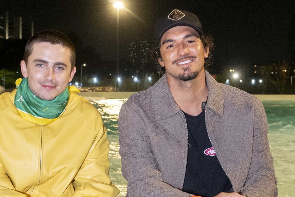 Timothée Chalamet e Gabriel Medina dividem noite especial em piscina de ondas em SP!