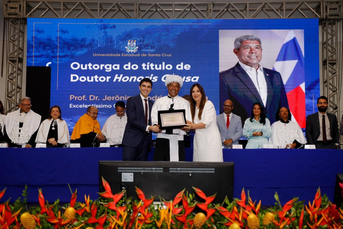 Jerônimo Rodrigues é o primeiro governador da Bahia a receber título de Doutor Honoris