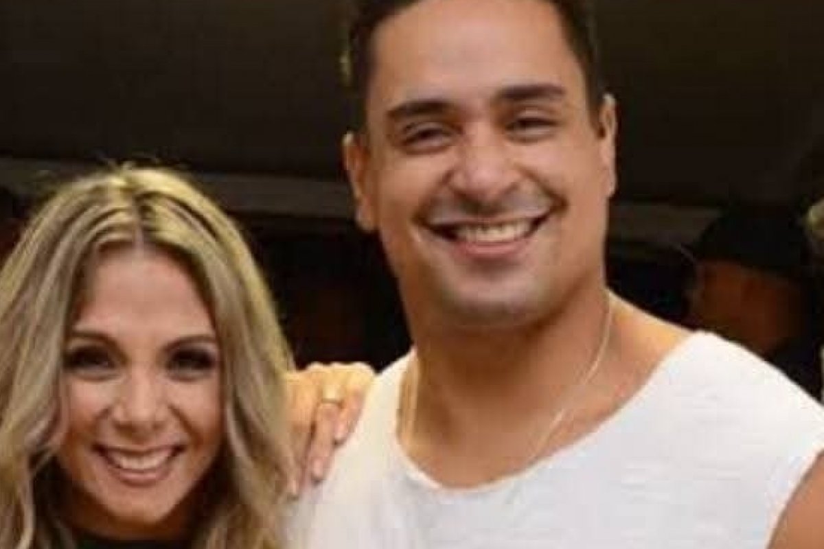 10 fotos para celebrar os 26 anos anos de união de Xanddy e Carla Perez!