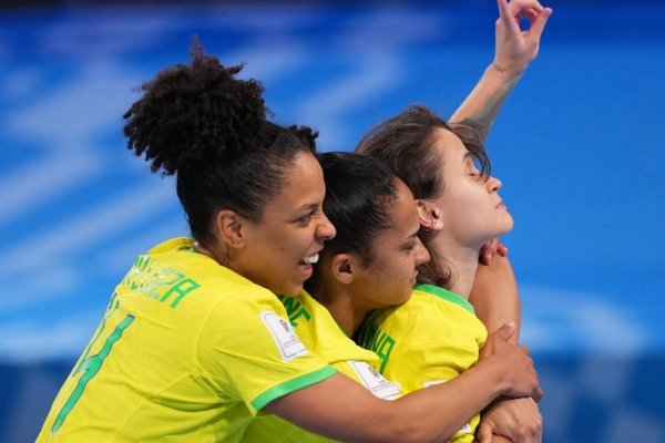 [Brasil bate Portugal e conquista Copa do Mundo feminina de futsal]