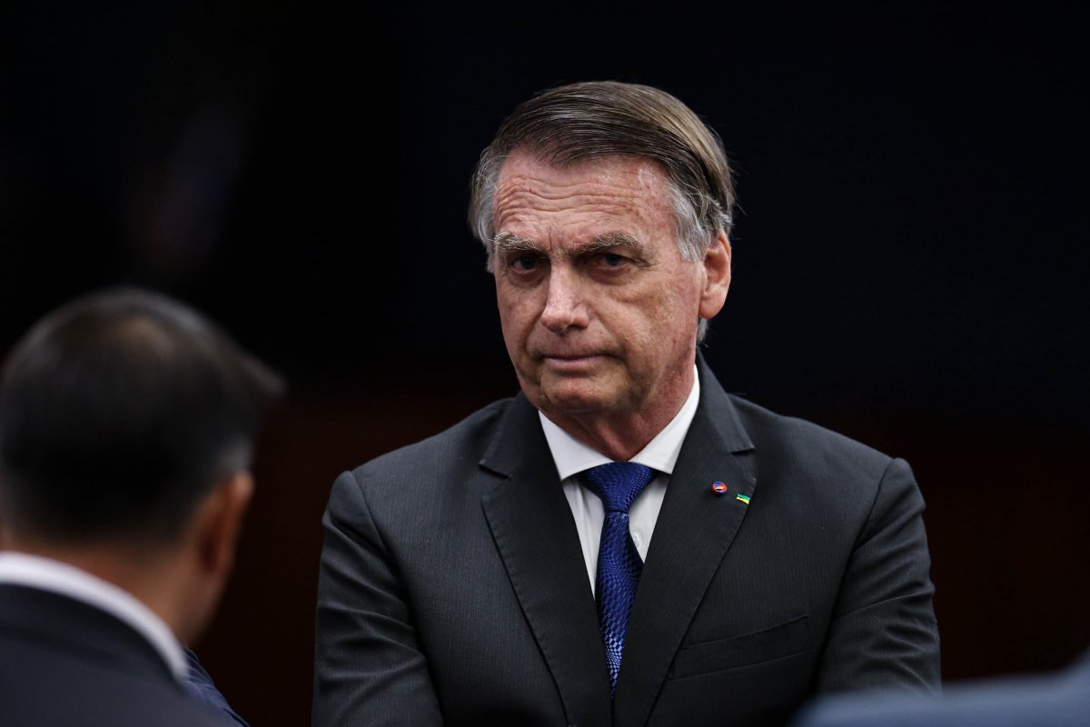 54% acham prisão de Bolsonaro justa; 34% defendem pena em casa, diz Datafolha