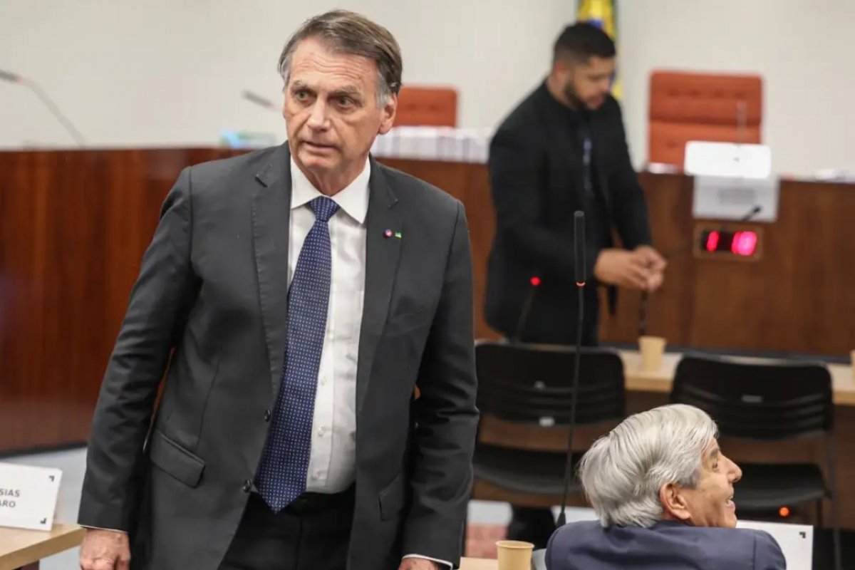 Datafolha: 33% acreditam que Bolsonaro surtou ao tentar danificar a tornozeleira; 55% acham que ele quis fugir 