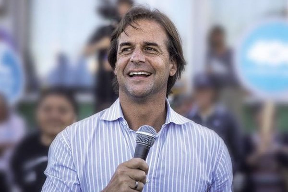 Novo presidente do Uruguai toma posse neste domingo (1)