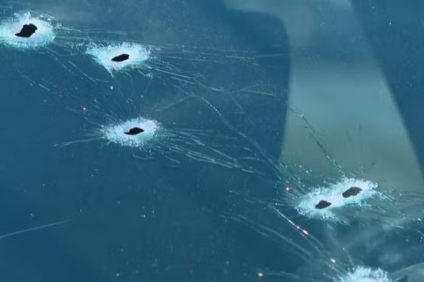 [Empresário morre após ataque a tiros em carro no Rio]