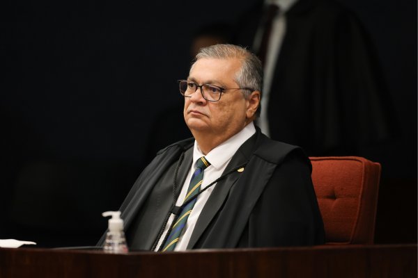 [Dino aciona PF para investigar novas irregularidades nas chamadas emendas Pix após auditoria da CGU]