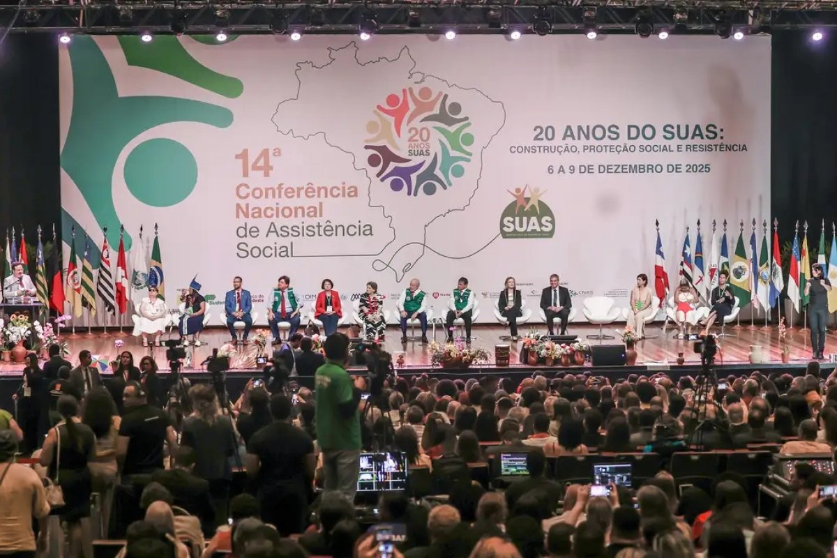 Lula propõe reunião dos Poderes para tratar de feminicídio