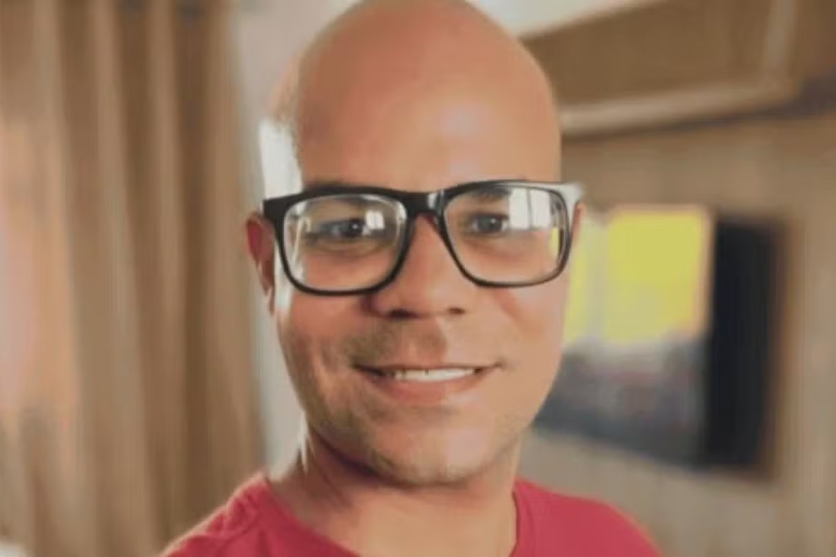 Técnico de informática é encontrado morto com marcas de espancamento em apartamento de Salvador