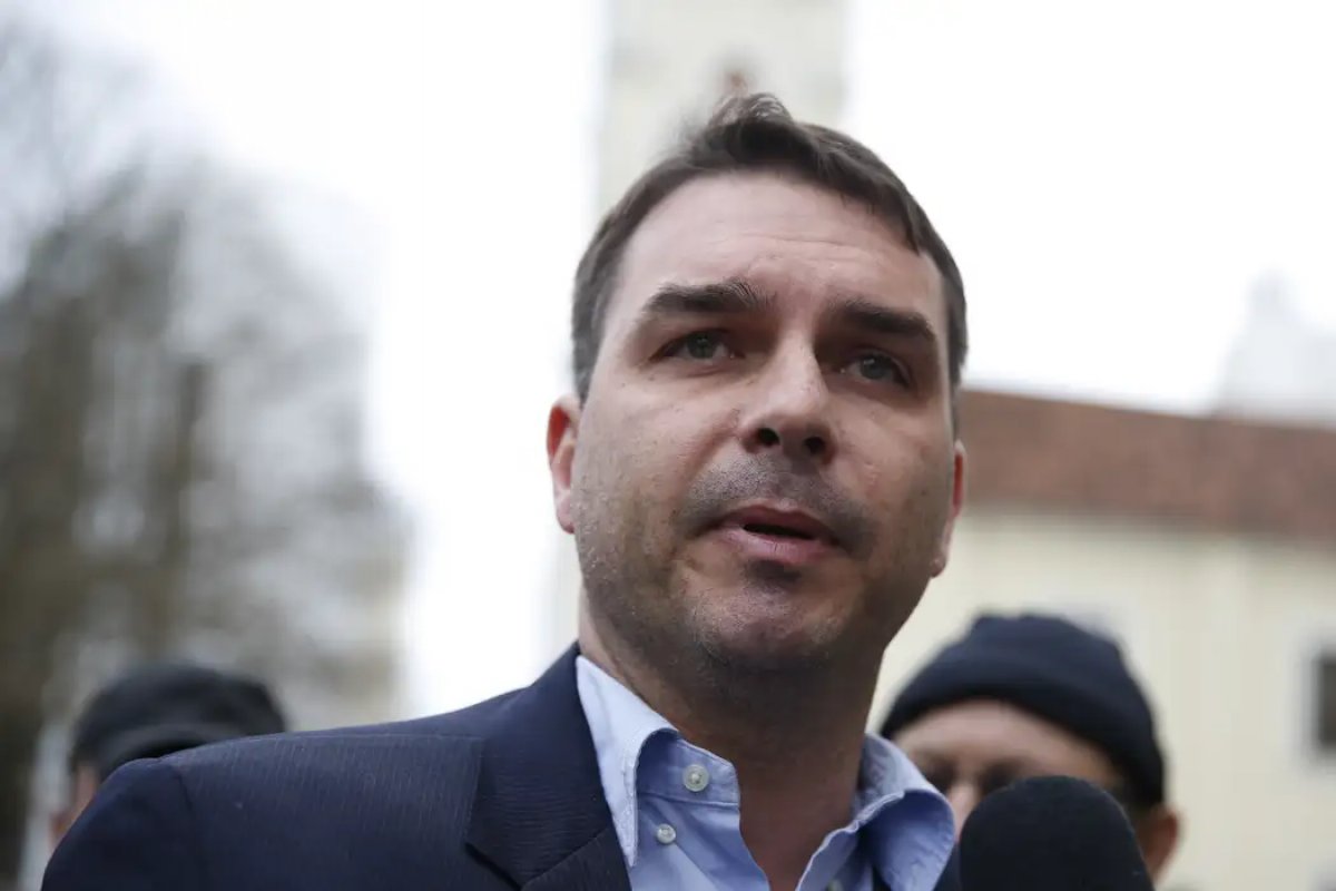 Cúpula do Centrão resiste à pré-candidatura de Flávio e avalia que senador não será capaz de unir a oposição